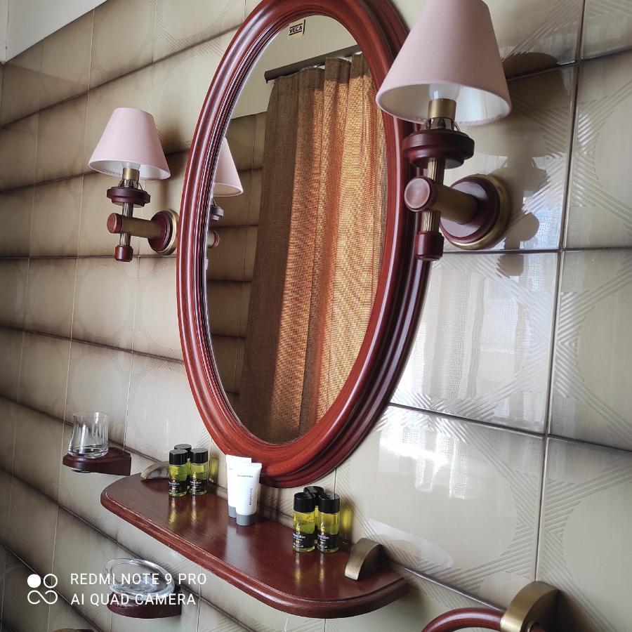 Johnny'S Loft Apartment อากรินิออน ภายนอก รูปภาพ