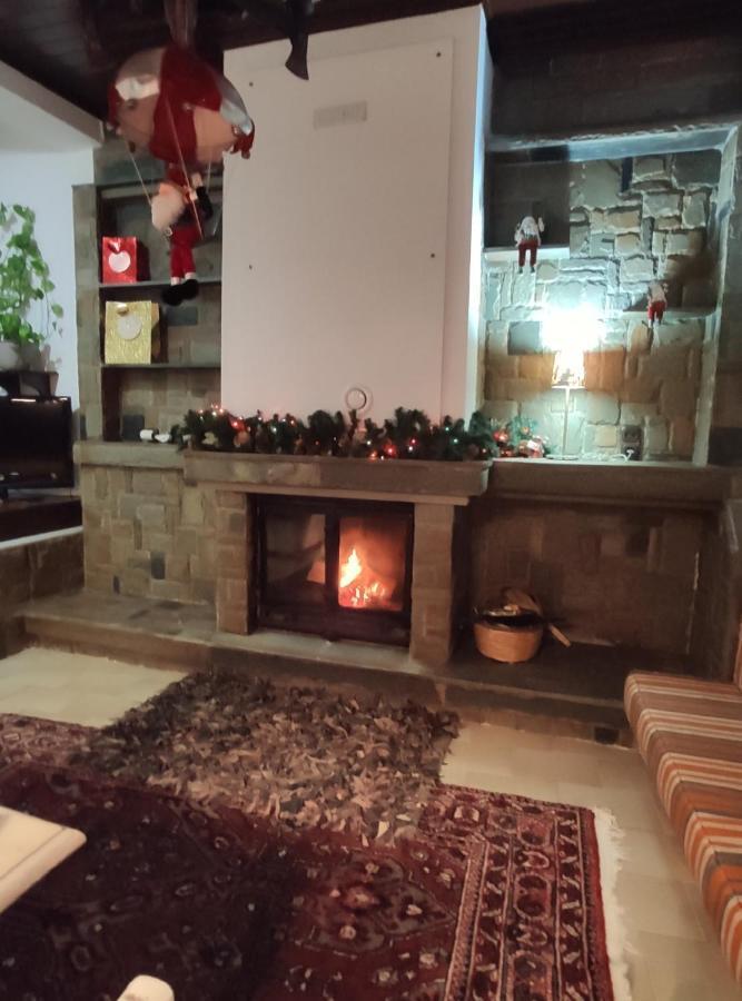 Johnny'S Loft Apartment อากรินิออน ภายนอก รูปภาพ